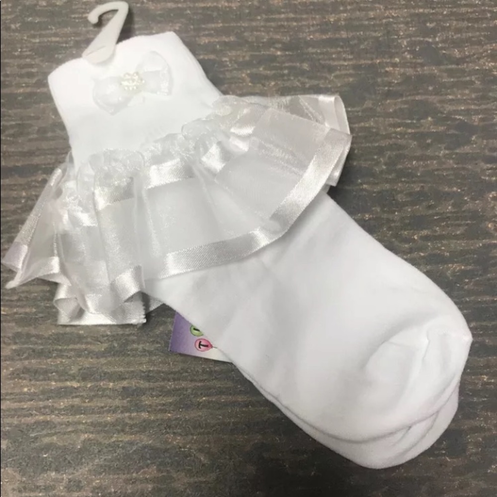 White lace ruffled Easter pageant dressy church socks NWT